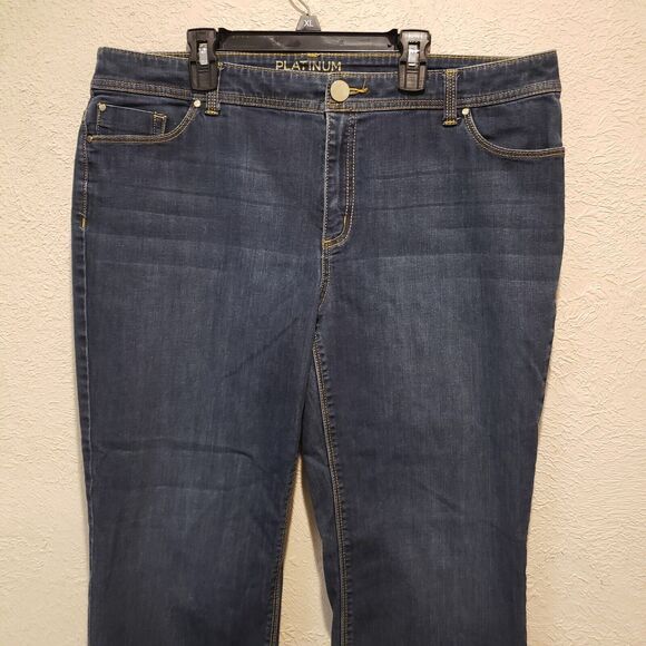 Chico's Platinum Crop Jeans Blue Size 2.5 Cropped Ankle Summer Beach - Picture 4 of 10